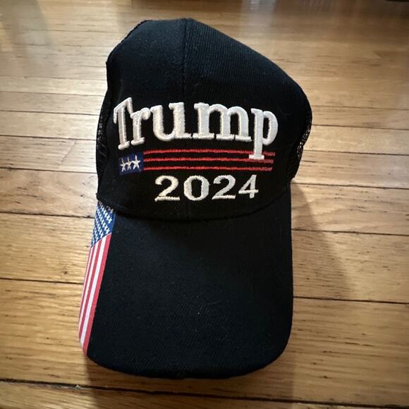 Trump 2024 Black Trucker Snapback Hat Cap - Picture 2 of 5